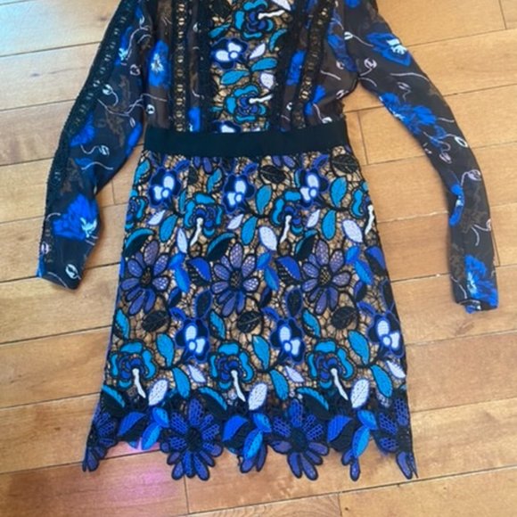 Stained Glass Lace Dress - Picture 5 of 8